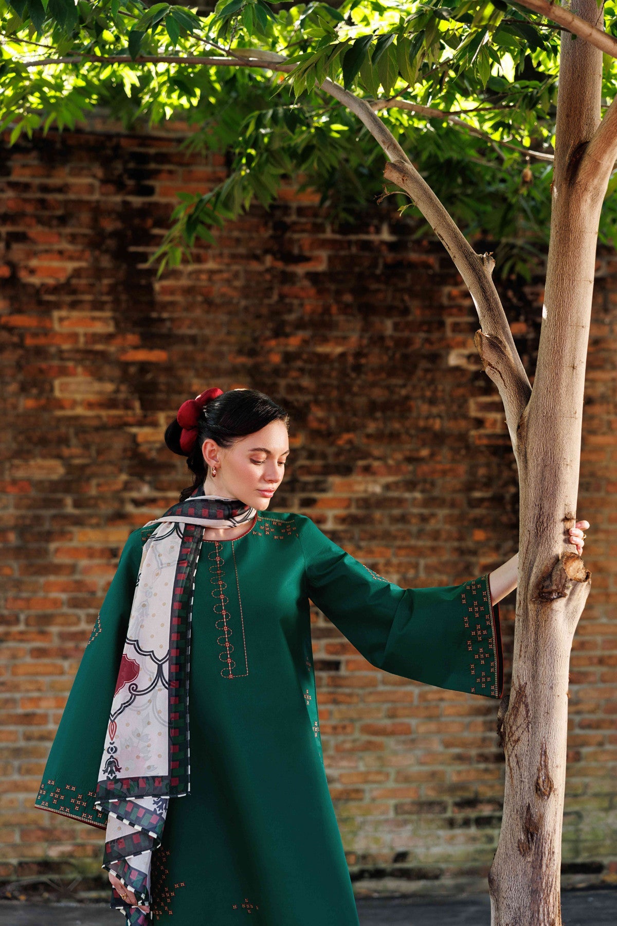 EMBROIDERED LAWN USE-9285