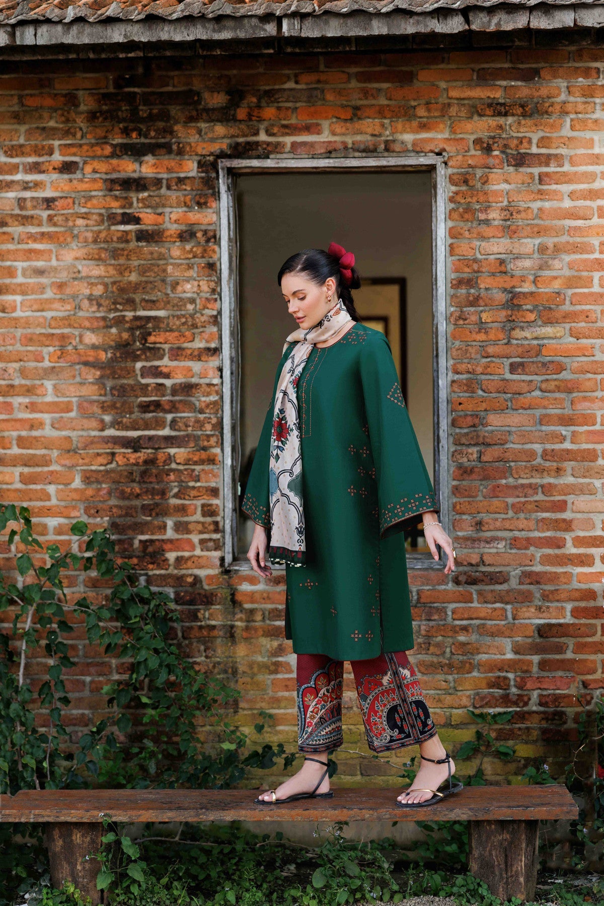 EMBROIDERED LAWN USE-9285