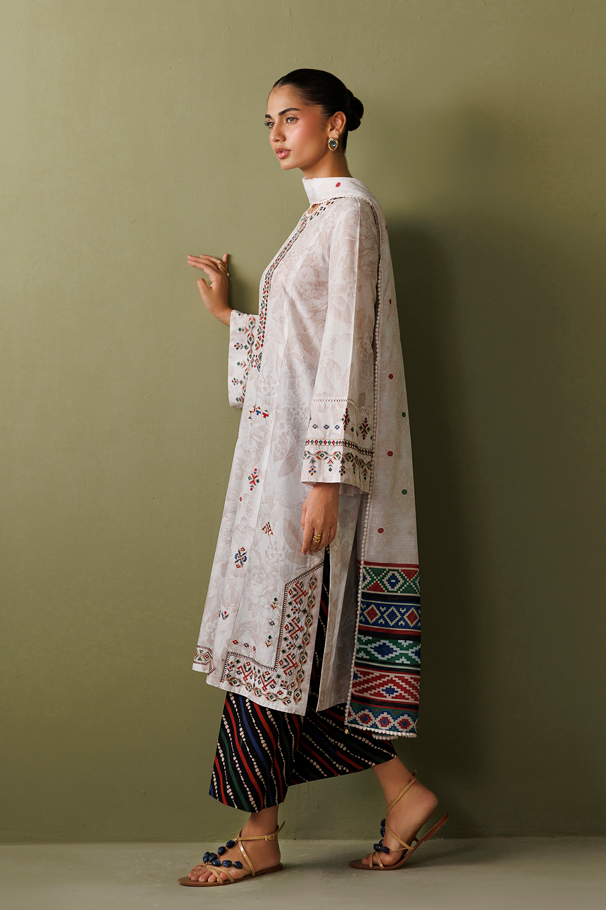 EMBROIDERED LAWN RTW-9373