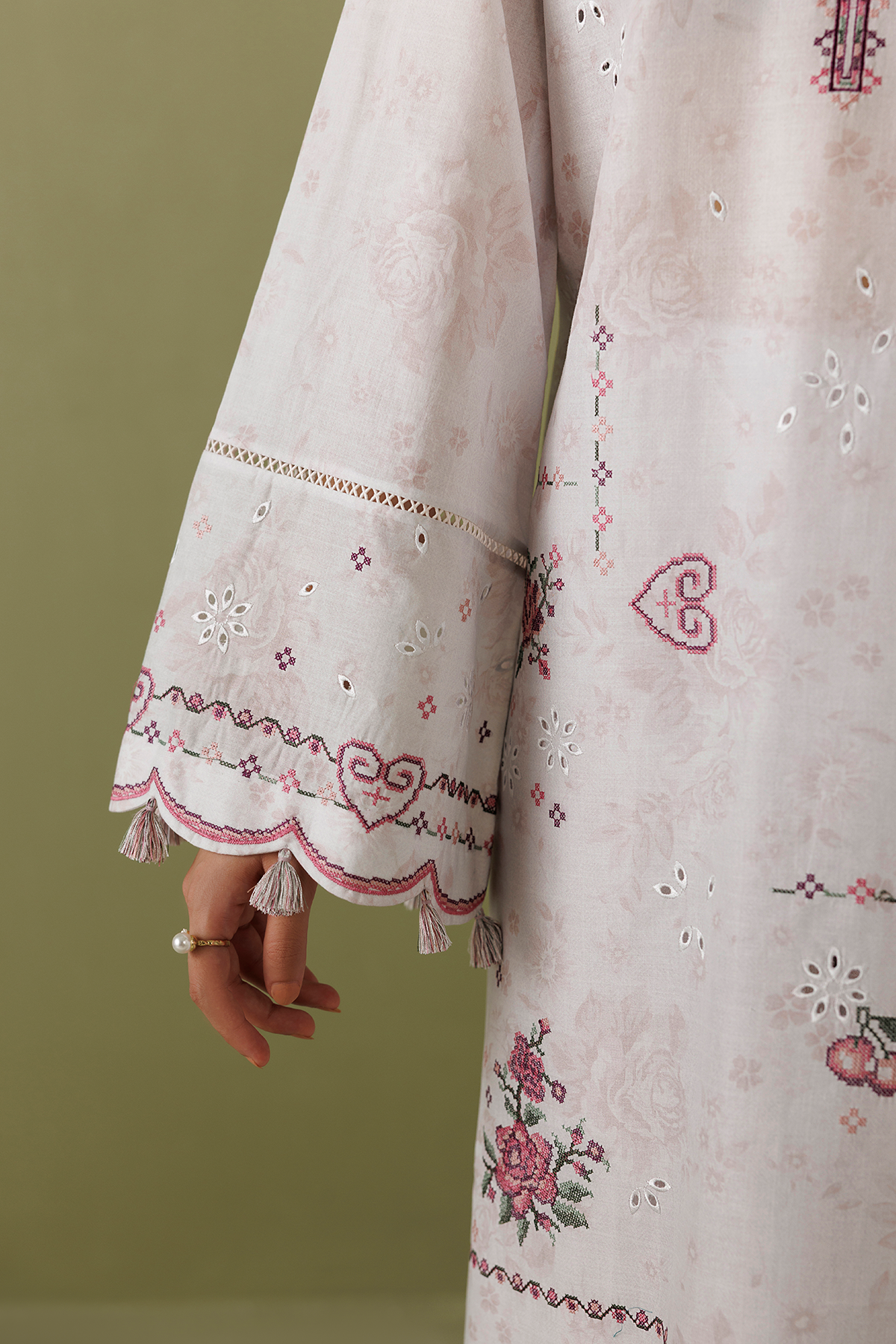 EMBROIDERED LAWN USE-9387