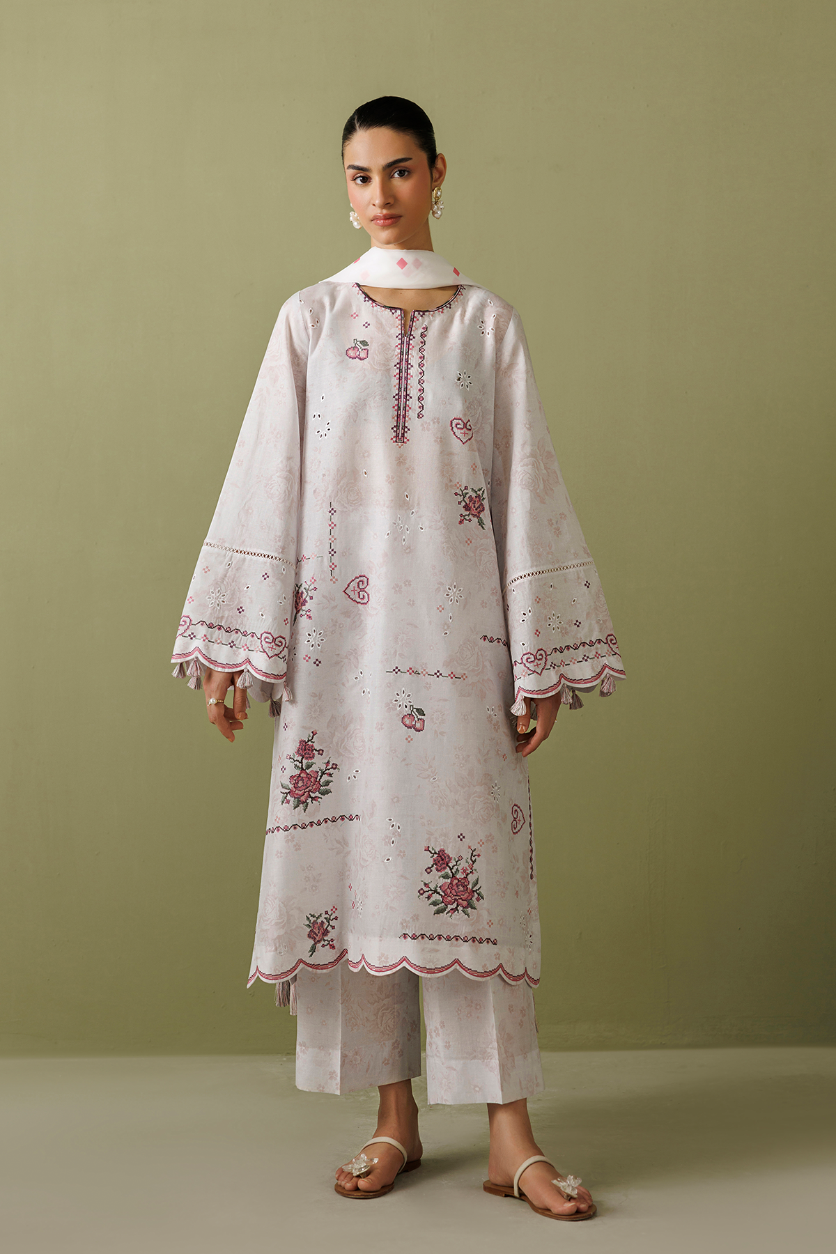 EMBROIDERED LAWN USE-9387