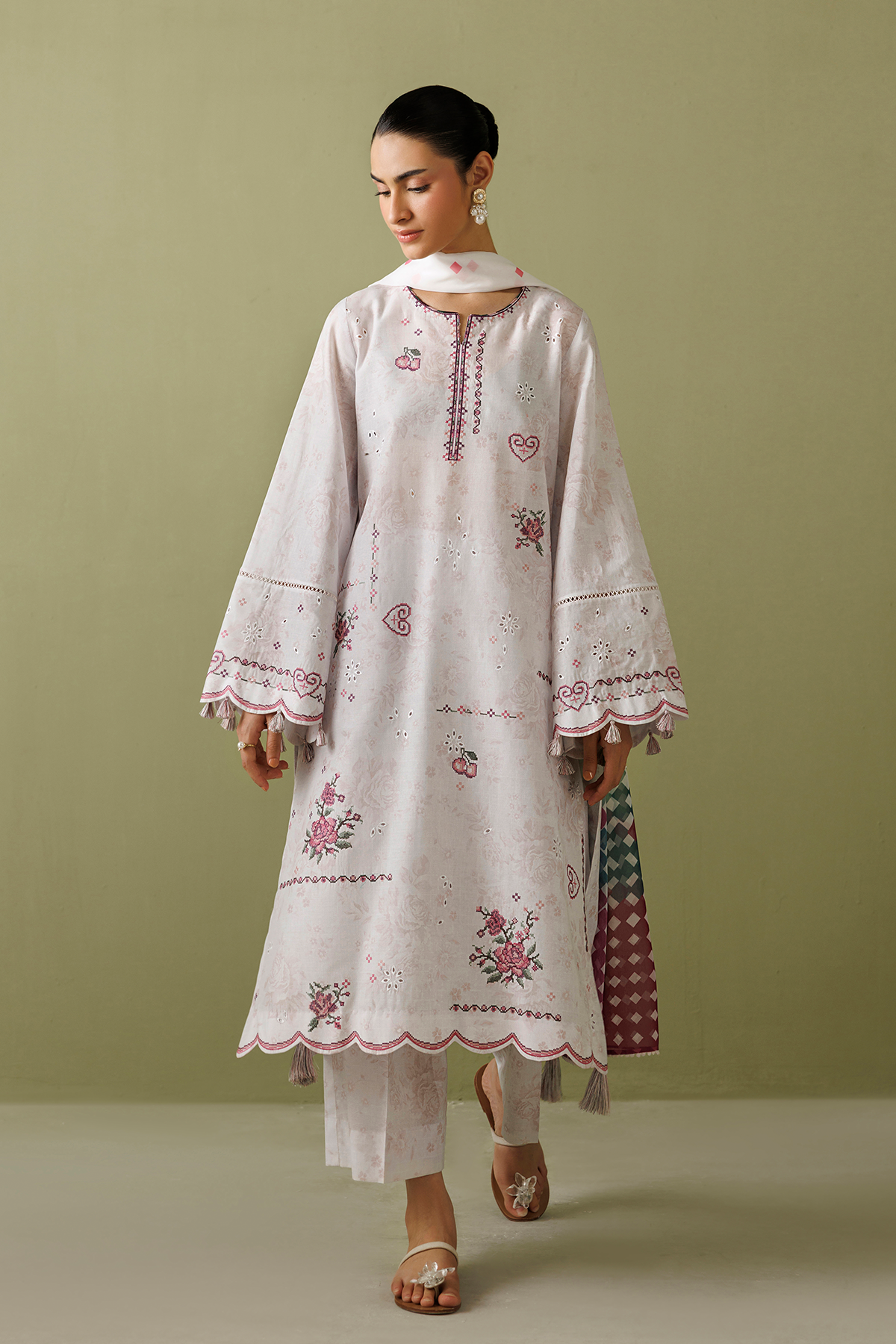 EMBROIDERED LAWN USE-9387