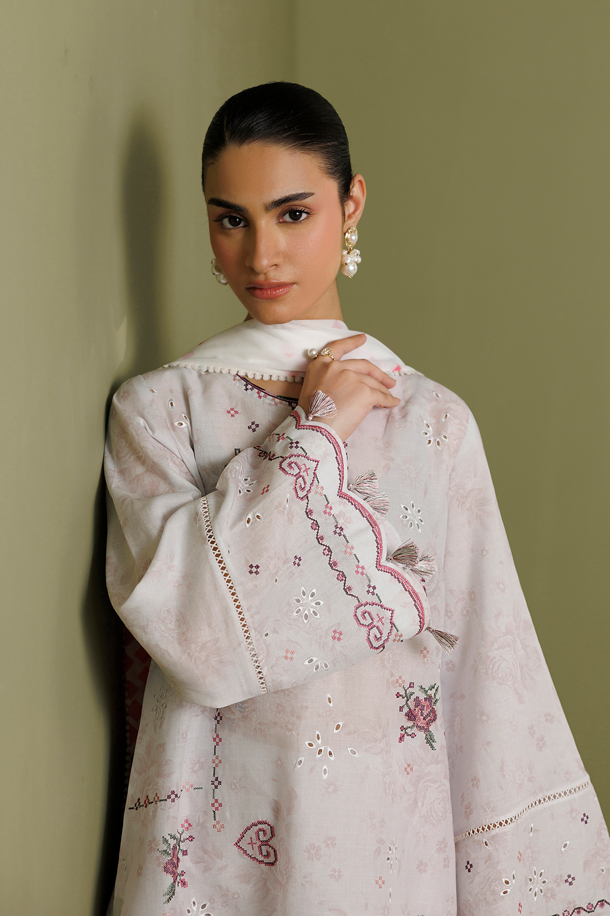 EMBROIDERED LAWN USE-9387