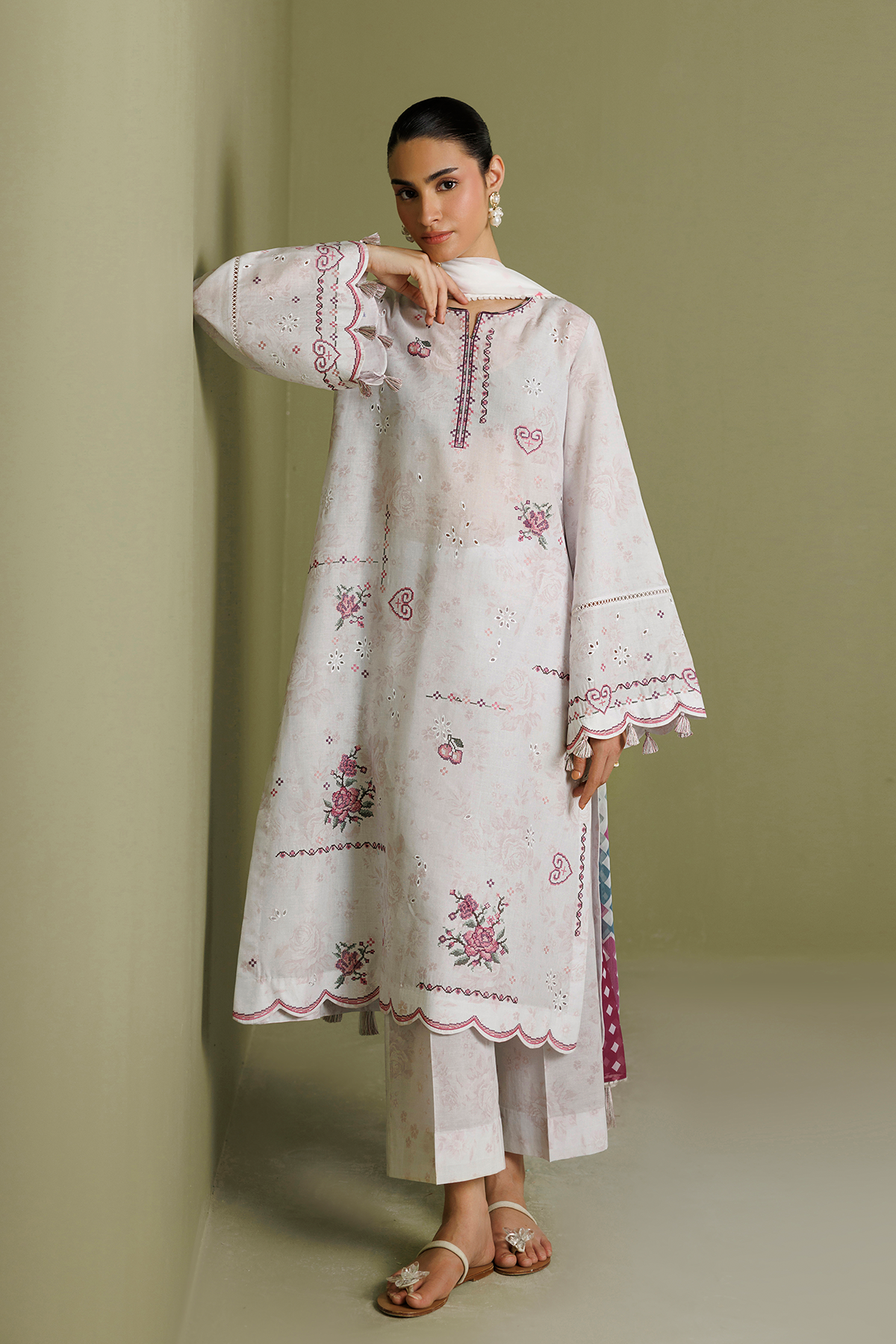 EMBROIDERED LAWN USE-9387
