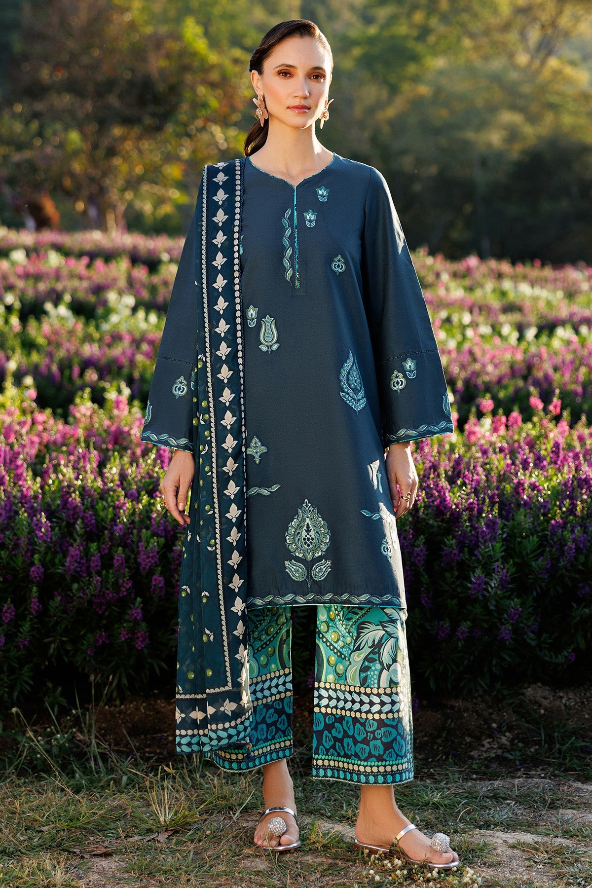 EMBROIDERED LAWN USE-9291