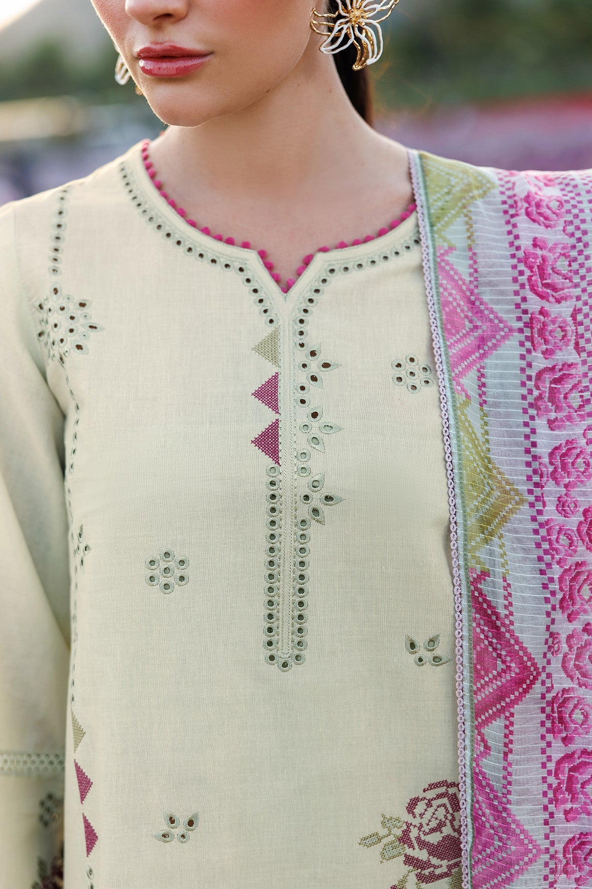 EMBROIDERED LAWN USE-9289