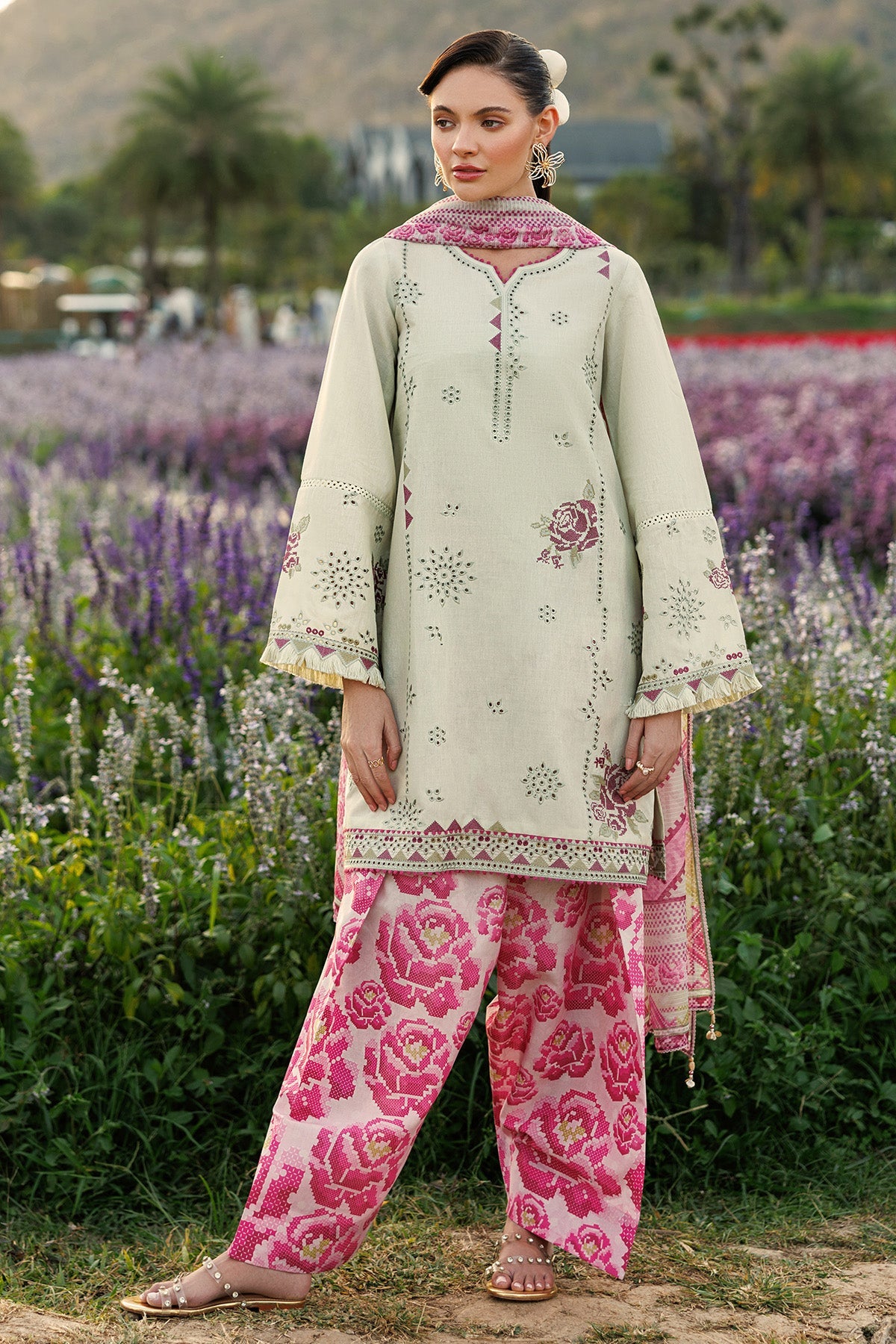EMBROIDERED LAWN USE-9289