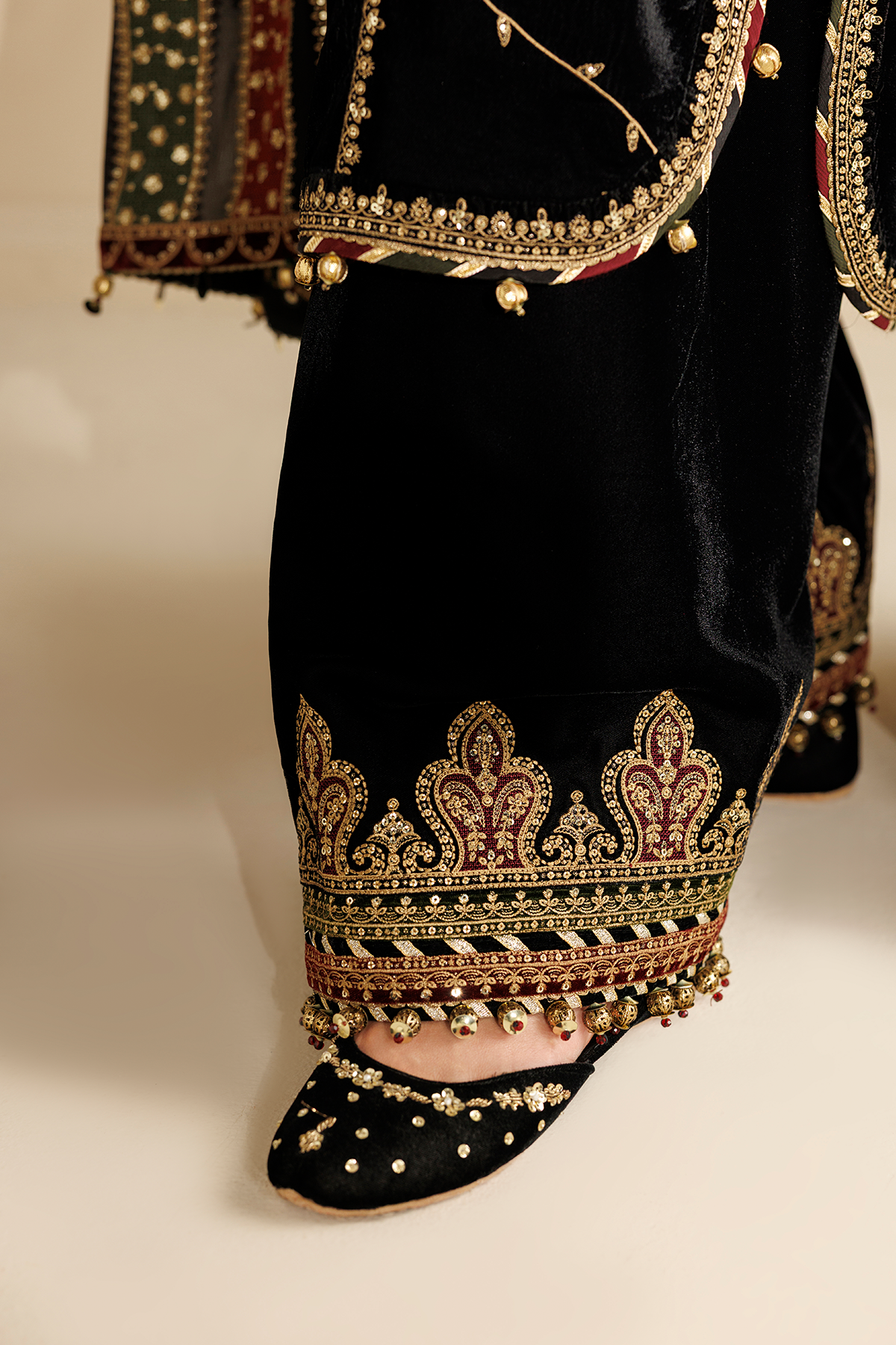 Embroidered Velvet Khussa D-01