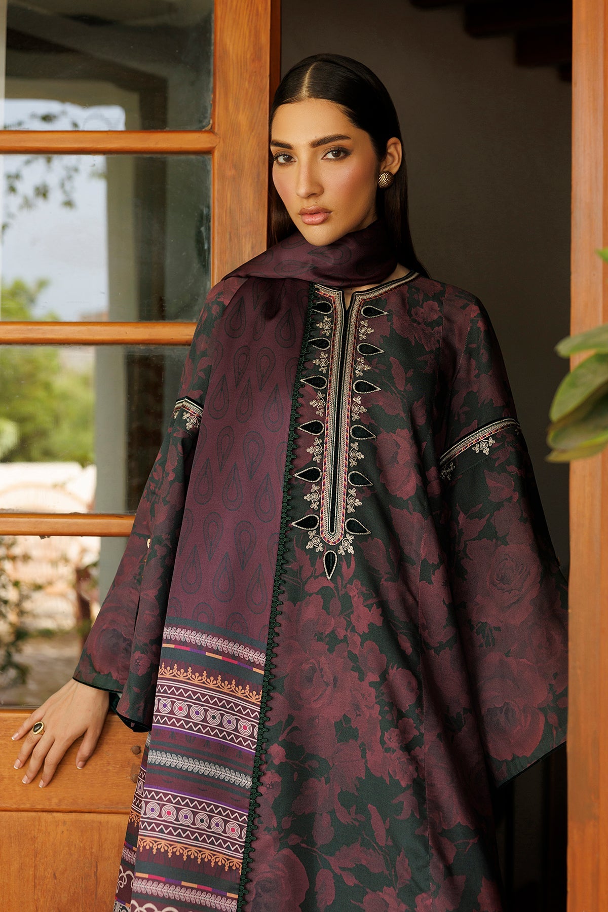 EMBROIDERED PREMIUM VISCOSE UW-0262