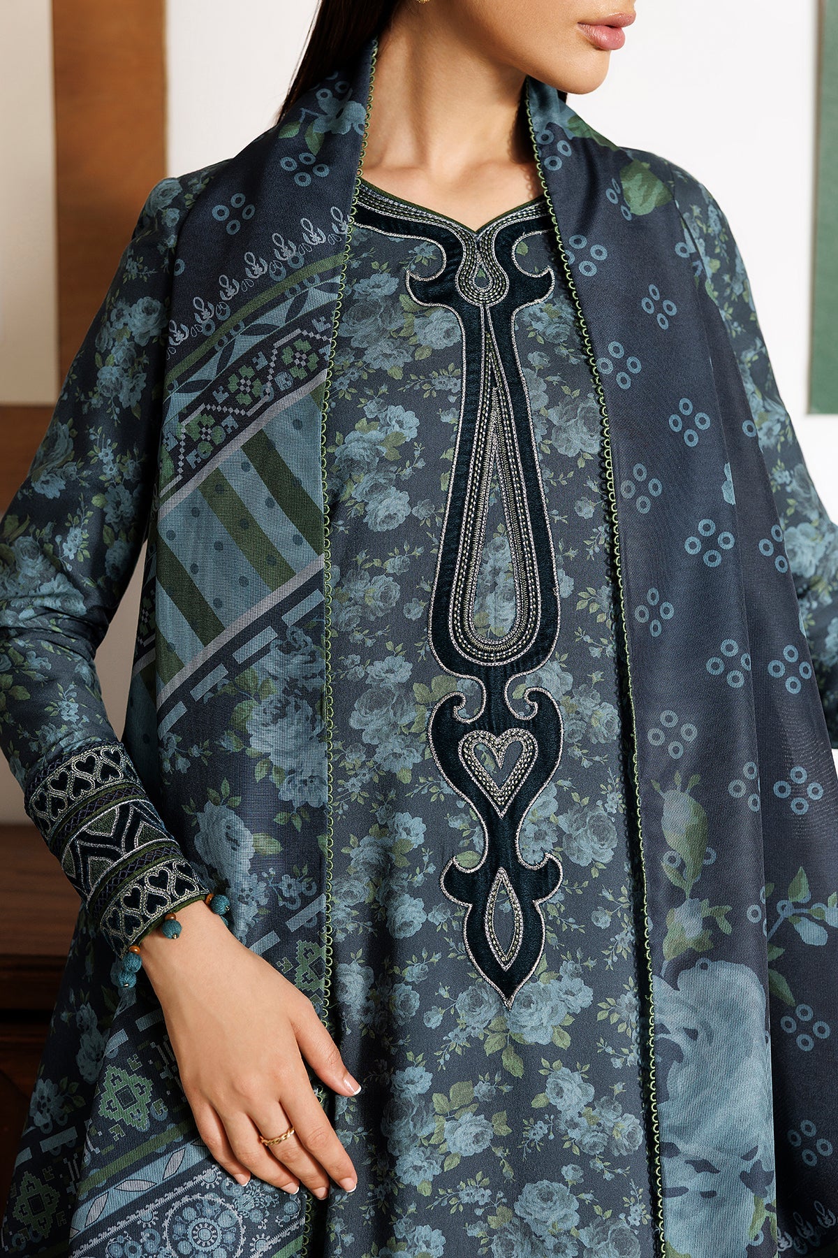 EMBROIDERED PREMIUM VISCOSE UW-0256