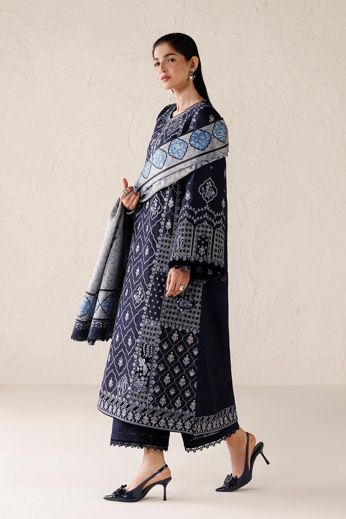 EMBROIDERED PREMIUM KHADDAR UW-0251
