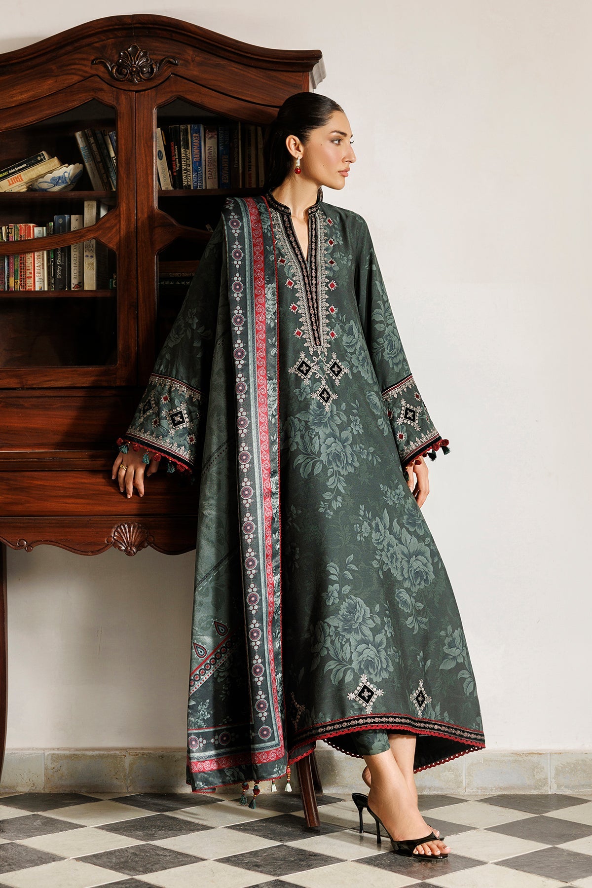 EMBROIDERED PREMIUM VISCOSE UW-0268