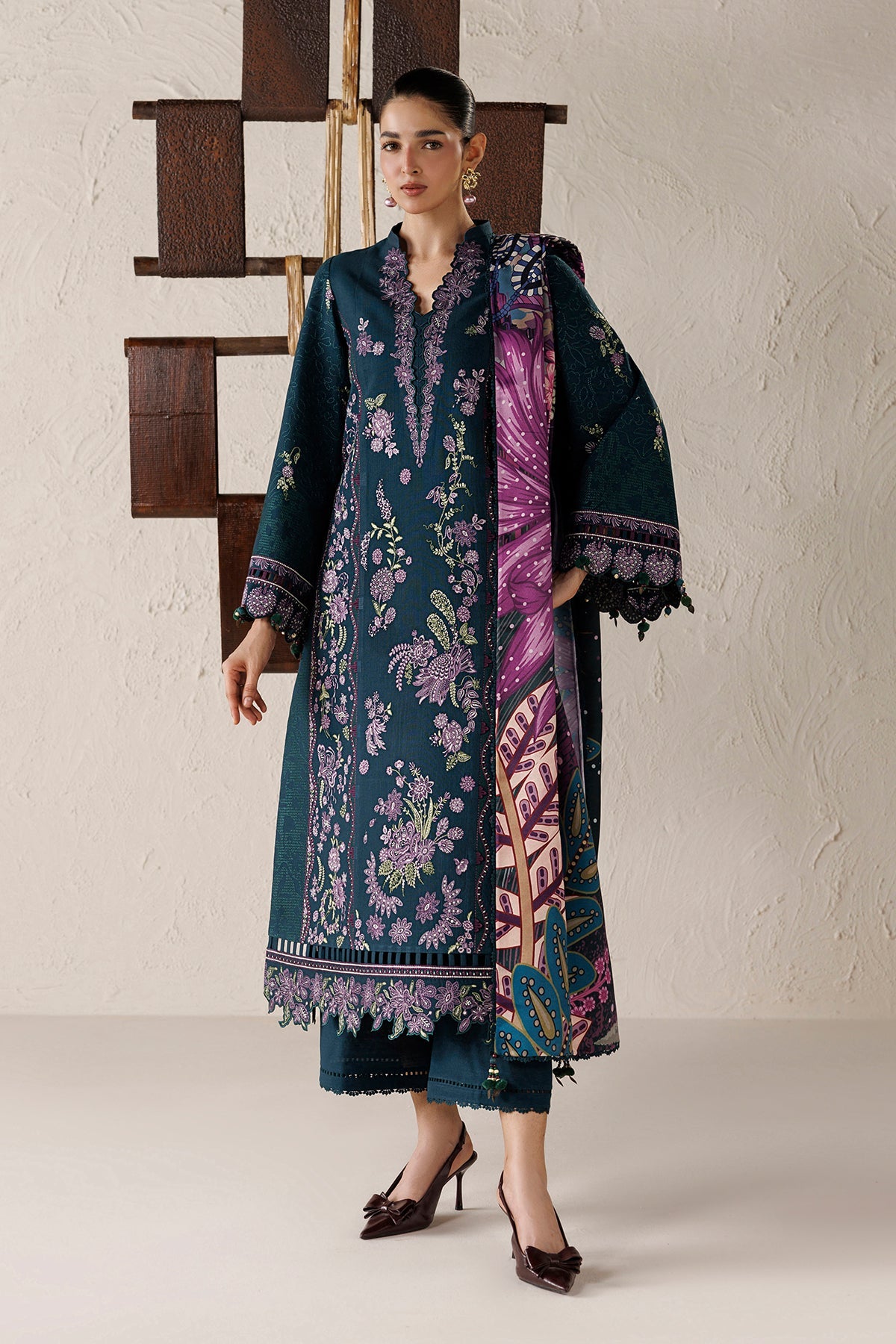 EMBROIDERED PREMIUM KHADDAR UW-0296