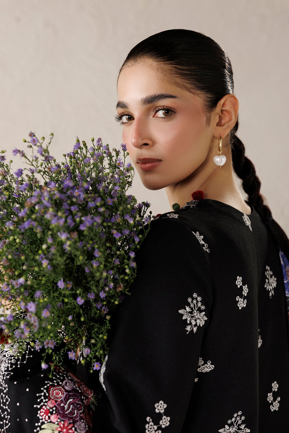 EMBROIDERED PREMIUM KHADDAR UW-0294