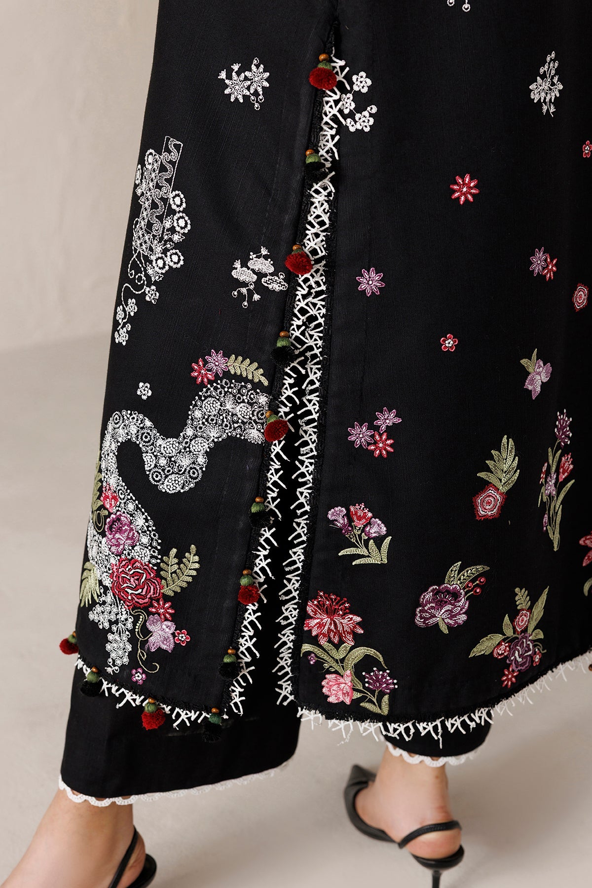 EMBROIDERED PREMIUM KHADDAR UW-0294