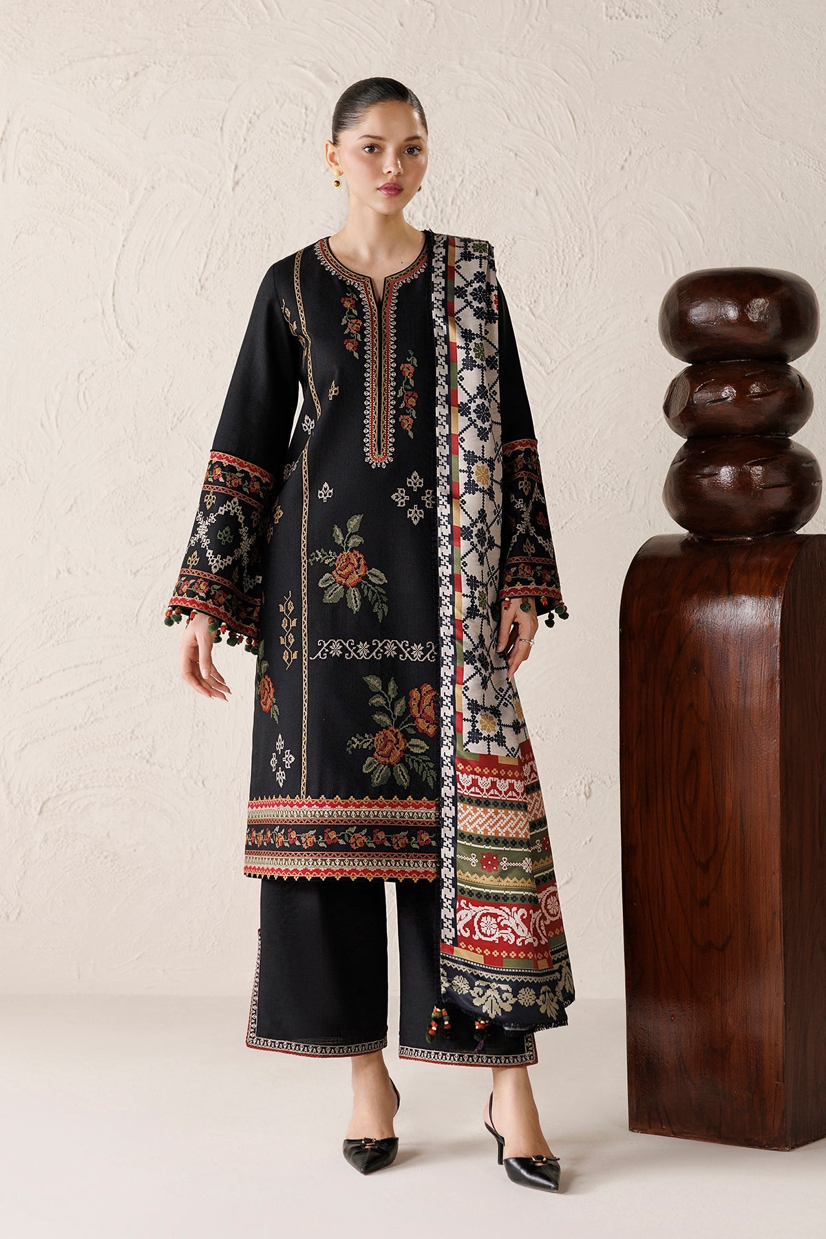 EMBROIDERED PREMIUM KHADDAR UW-0270