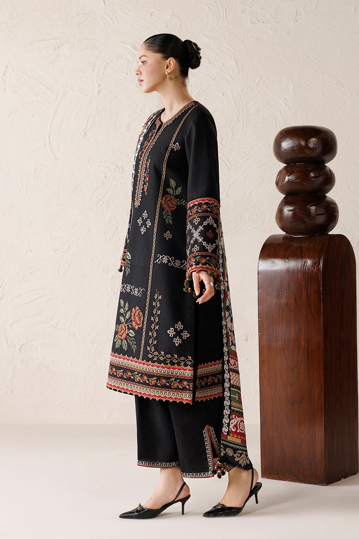 EMBROIDERED PREMIUM KHADDAR RTW-0270
