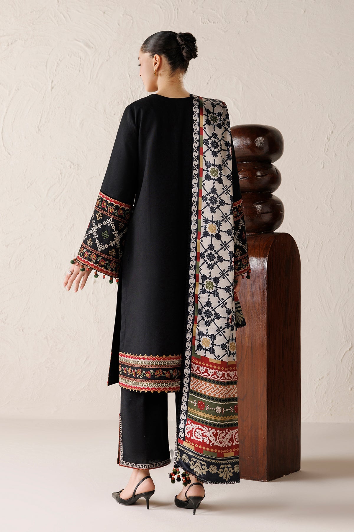 EMBROIDERED PREMIUM KHADDAR UW-0270