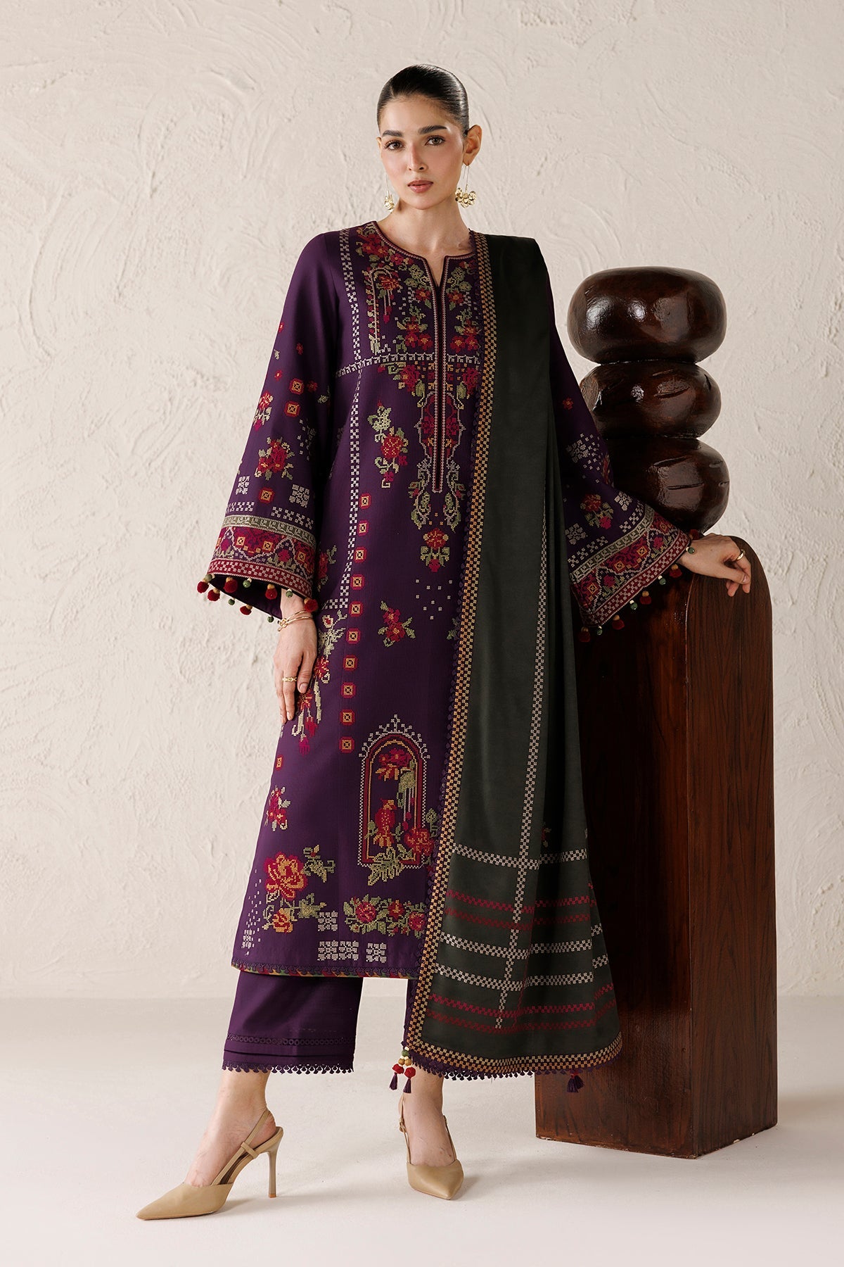 EMBROIDERED PREMIUM KHADDAR UW-0298