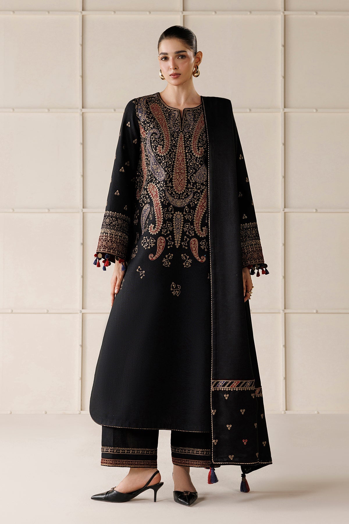 EMBROIDERED PREMIUM KHADDAR UW-0295