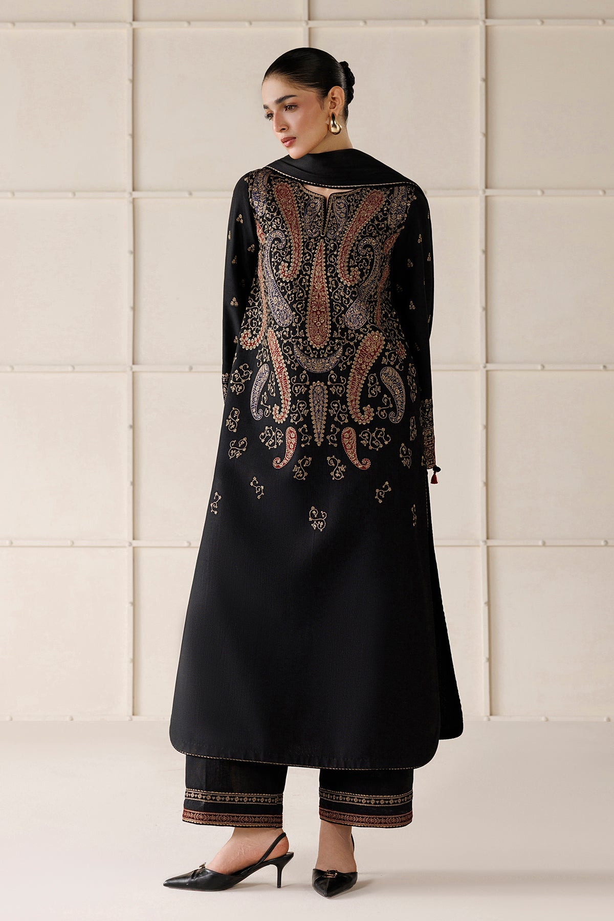 EMBROIDERED PREMIUM KHADDAR UW-0295