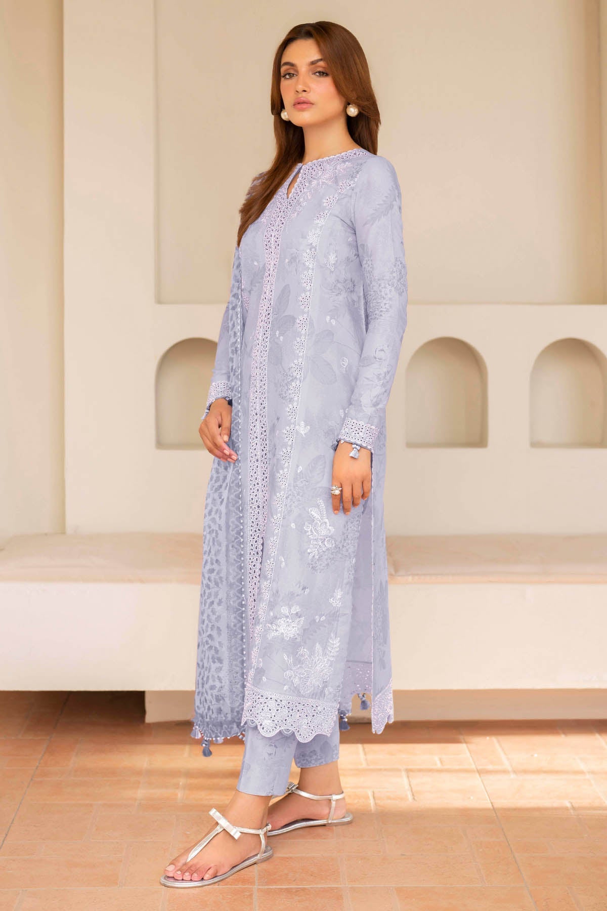 EMBROIDERED LAWN USE-9049