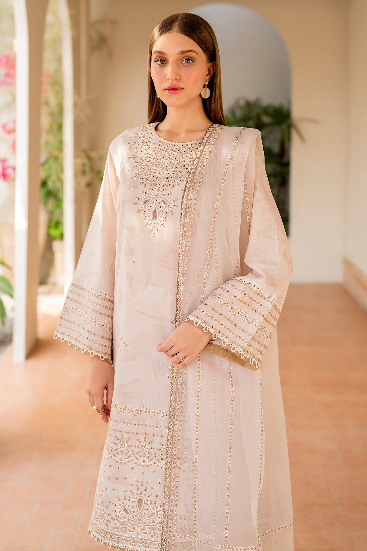 EMBROIDERED LAWN USE-9059