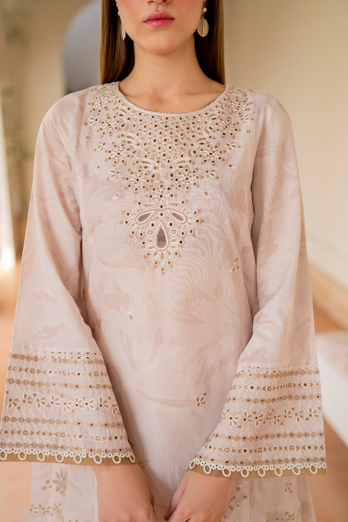 EMBROIDERED LAWN USE-9059