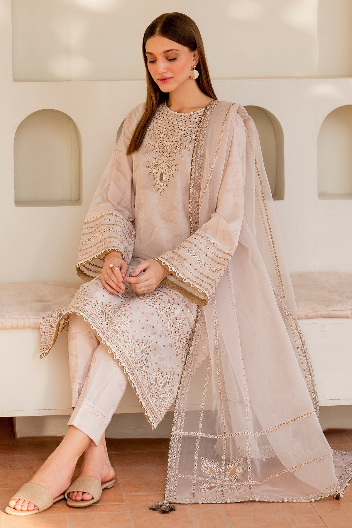 EMBROIDERED LAWN USE-9059