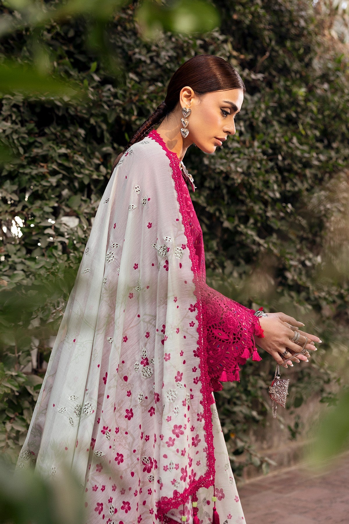 Embroidered Luxury Lawn SL26-D04