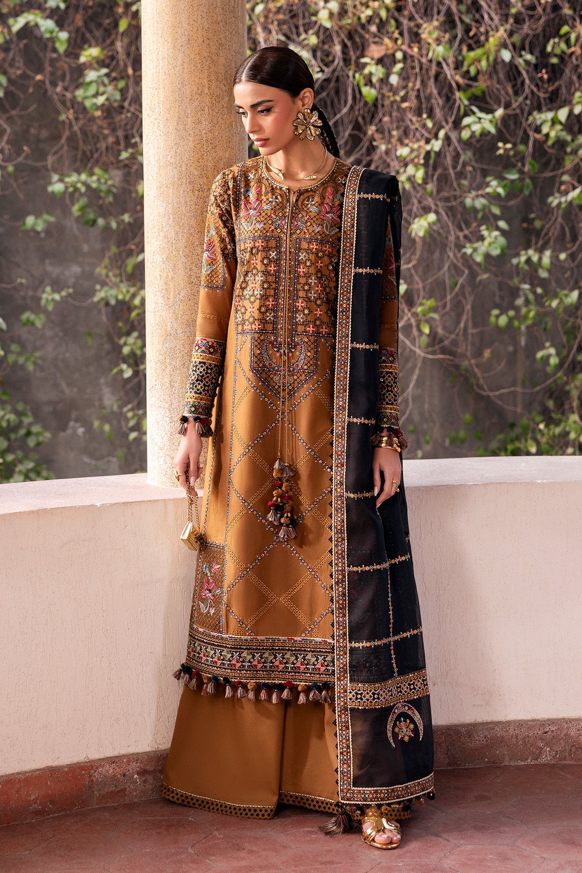 Embroidered Luxury Lawn SL26-D05