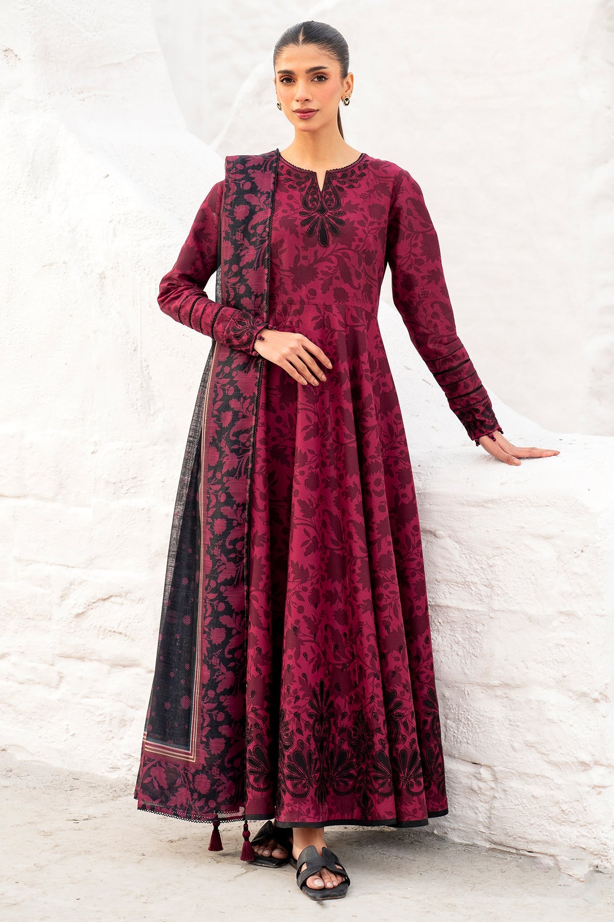 EMBROIDERED LAWN USE-9271