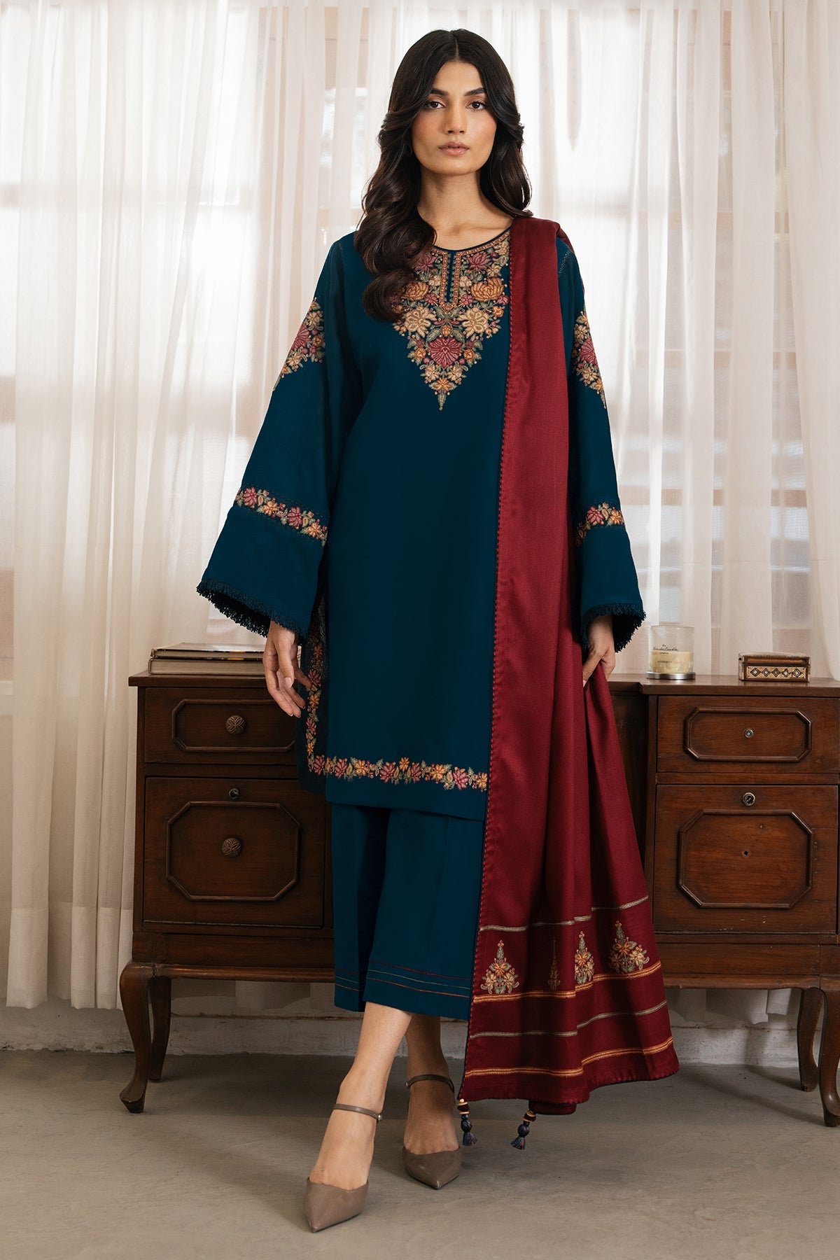 EMBROIDERED LAWN USE-9192