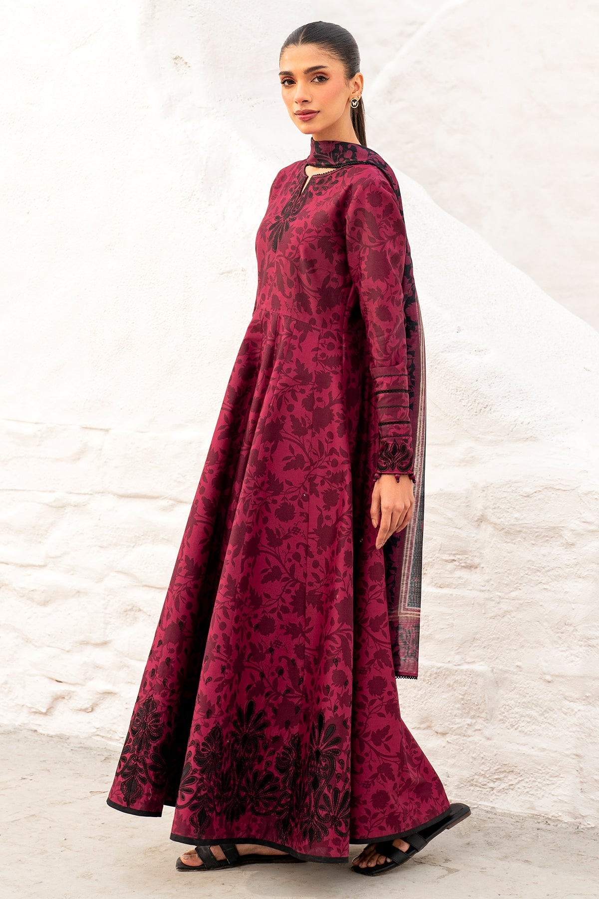 EMBROIDERED LAWN USE-9271