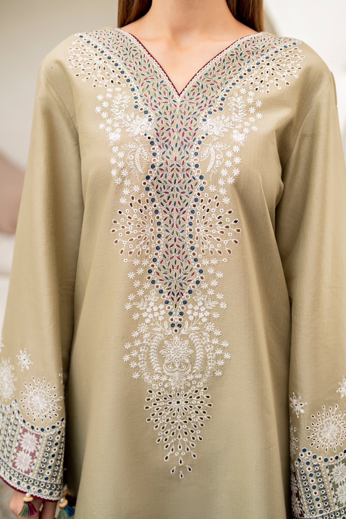 EMBROIDERED LAWN USE-9045
