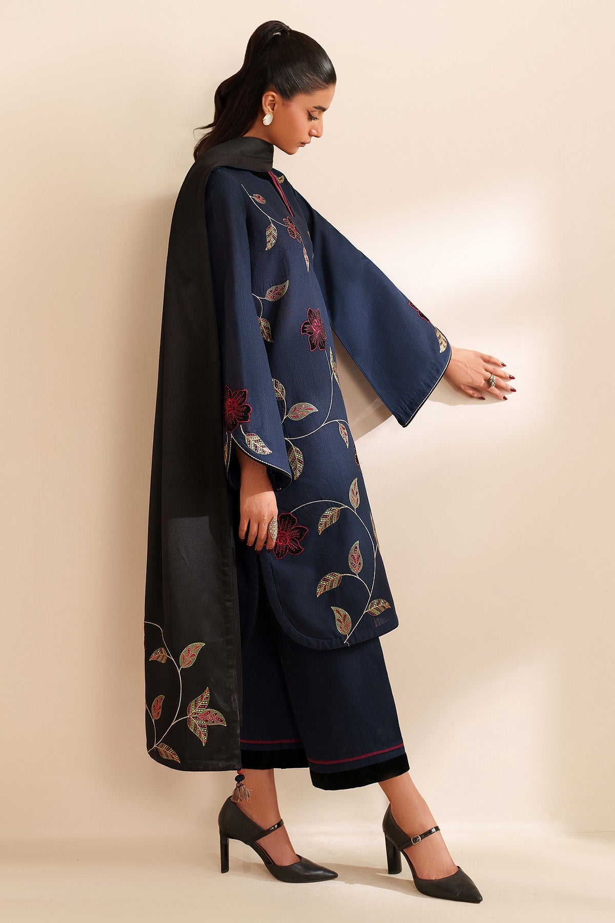 EMBROIDERED KHADDAR UW-0216