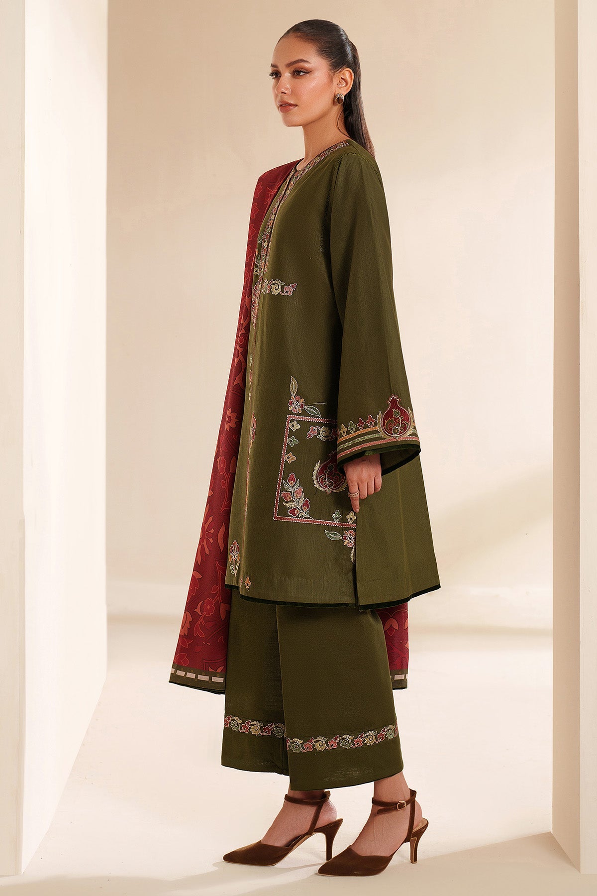EMBROIDERED KHADDAR UW-0239