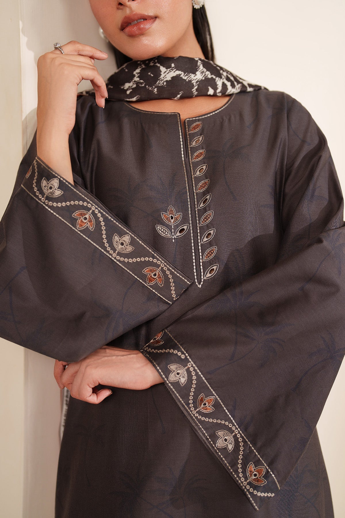 EMBROIDERED PREMIUM VISCOSE UW-0213