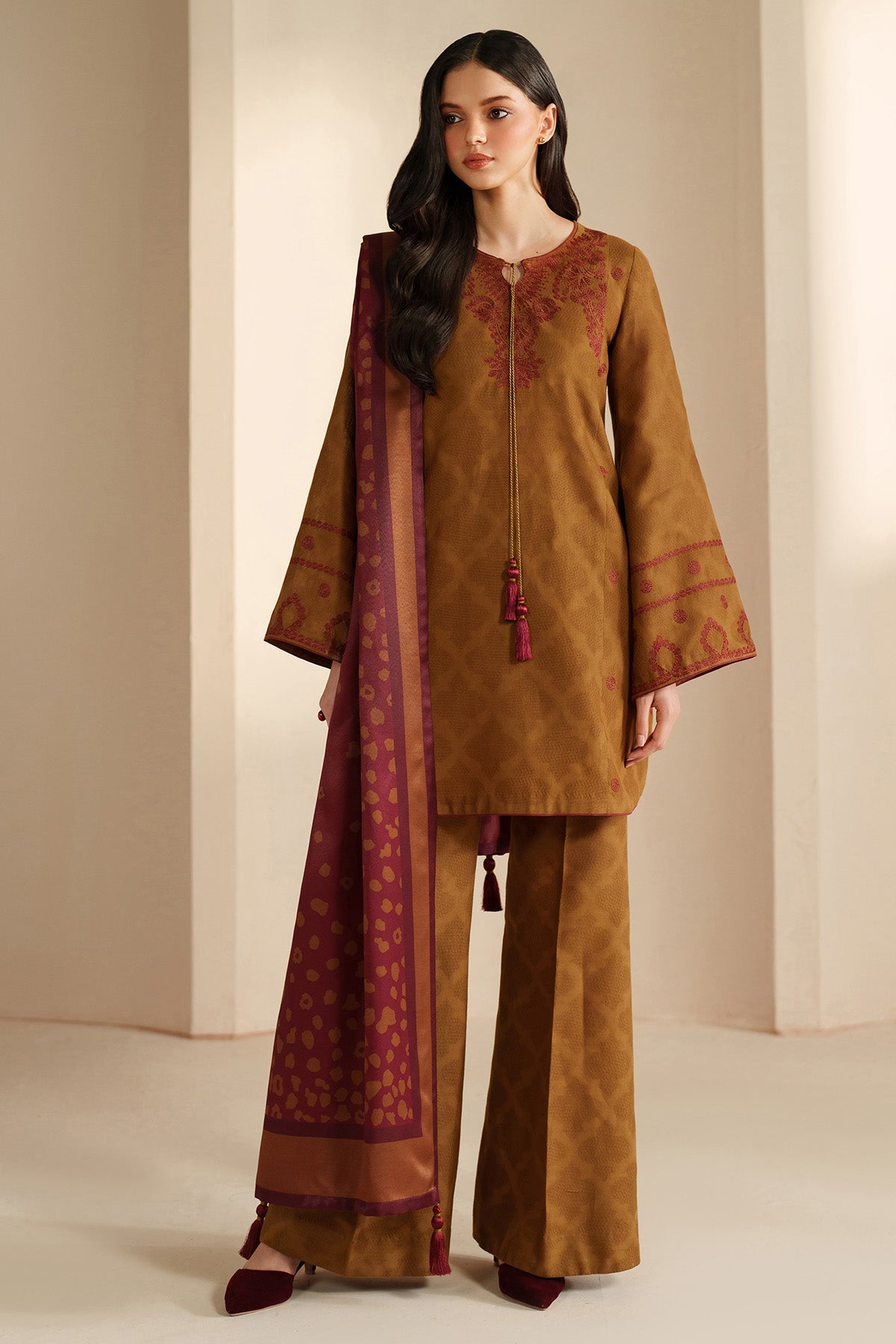 EMBROIDERED JACQUARD KHADDAR UW-0204
