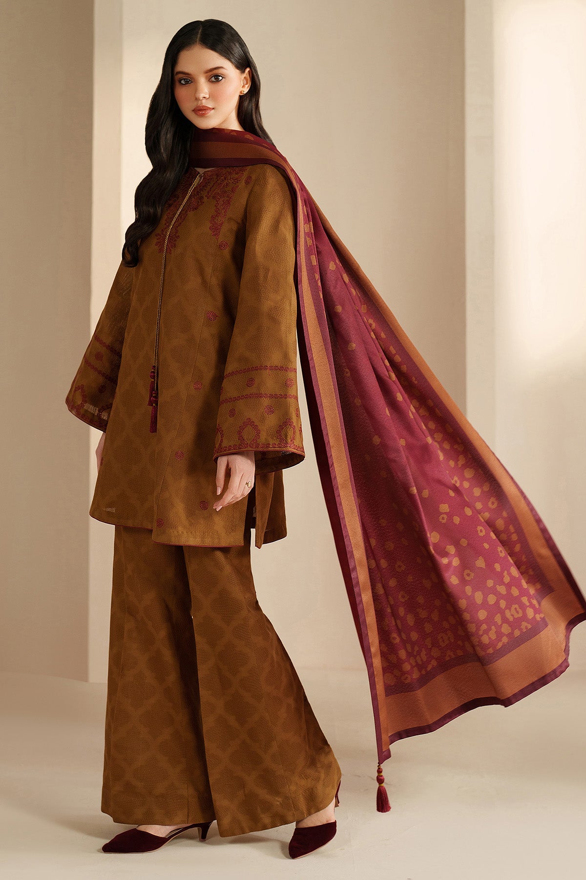 EMBROIDERED JACQUARD KHADDAR UW-0204