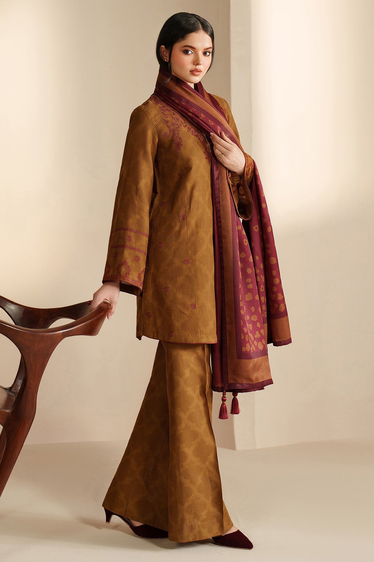 EMBROIDERED JACQUARD KHADDAR UW-0204