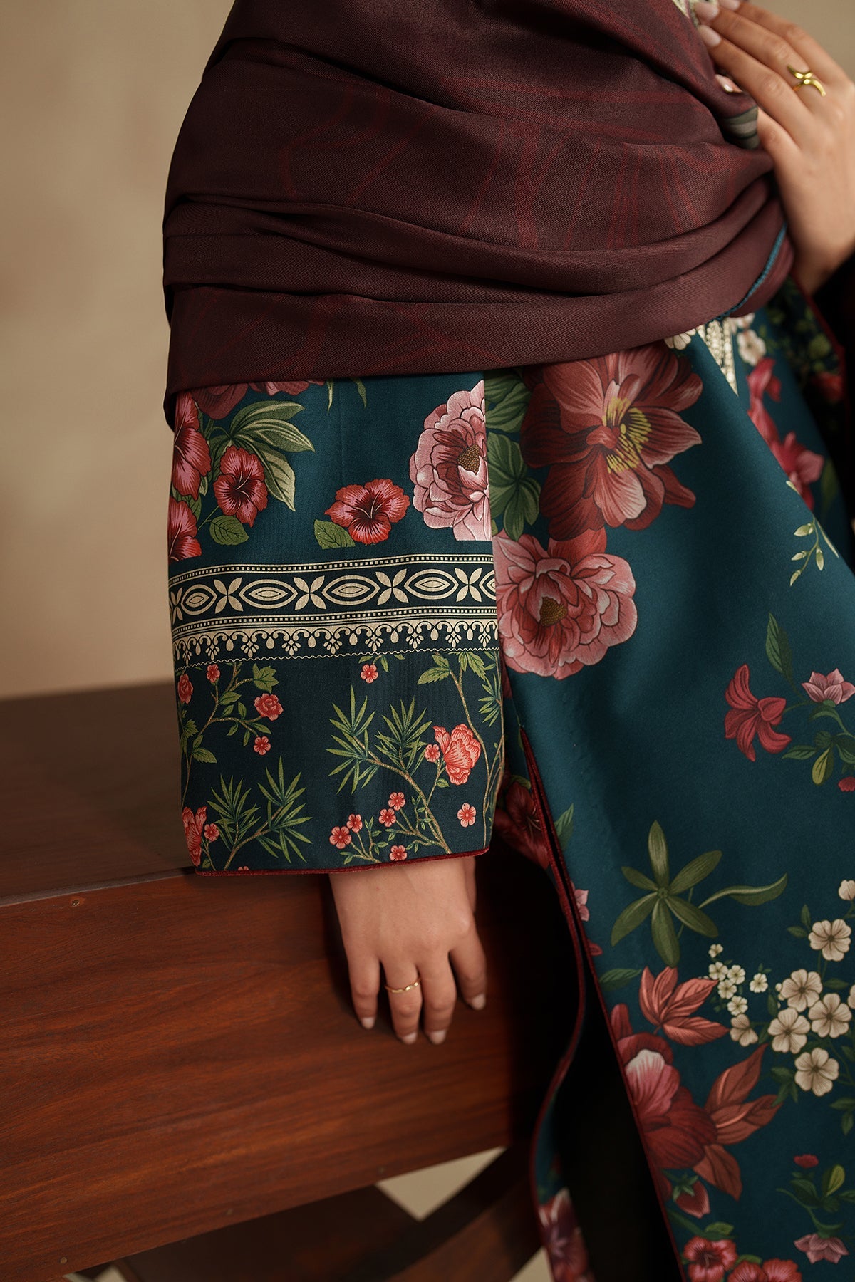 EMBROIDERED PREMIUM VISCOSE UW-0209