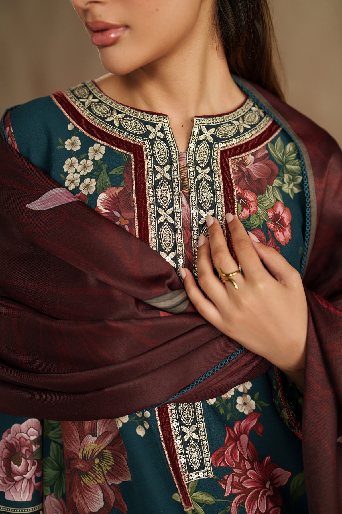 EMBROIDERED PREMIUM VISCOSE UW-0209