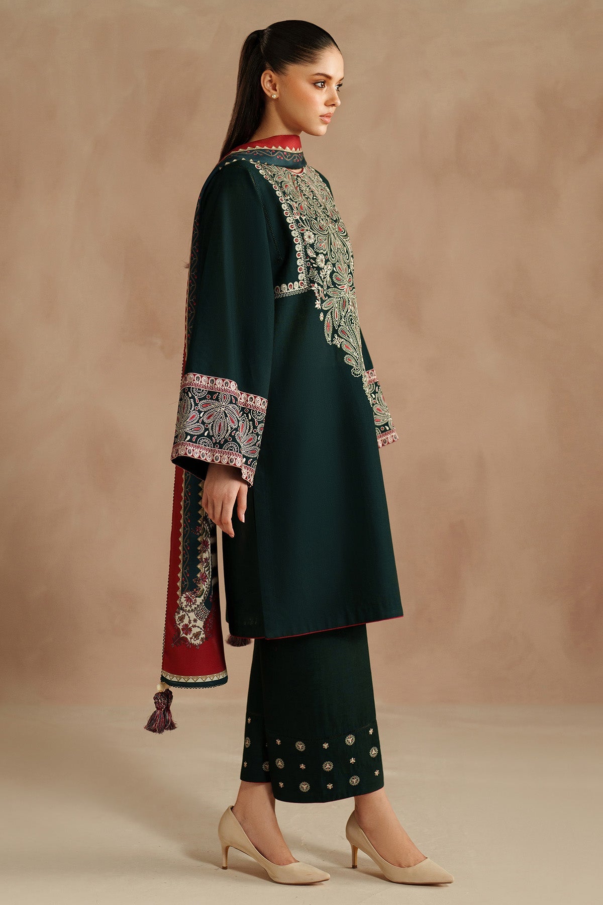 EMBROIDERED KHADDAR UW-0143