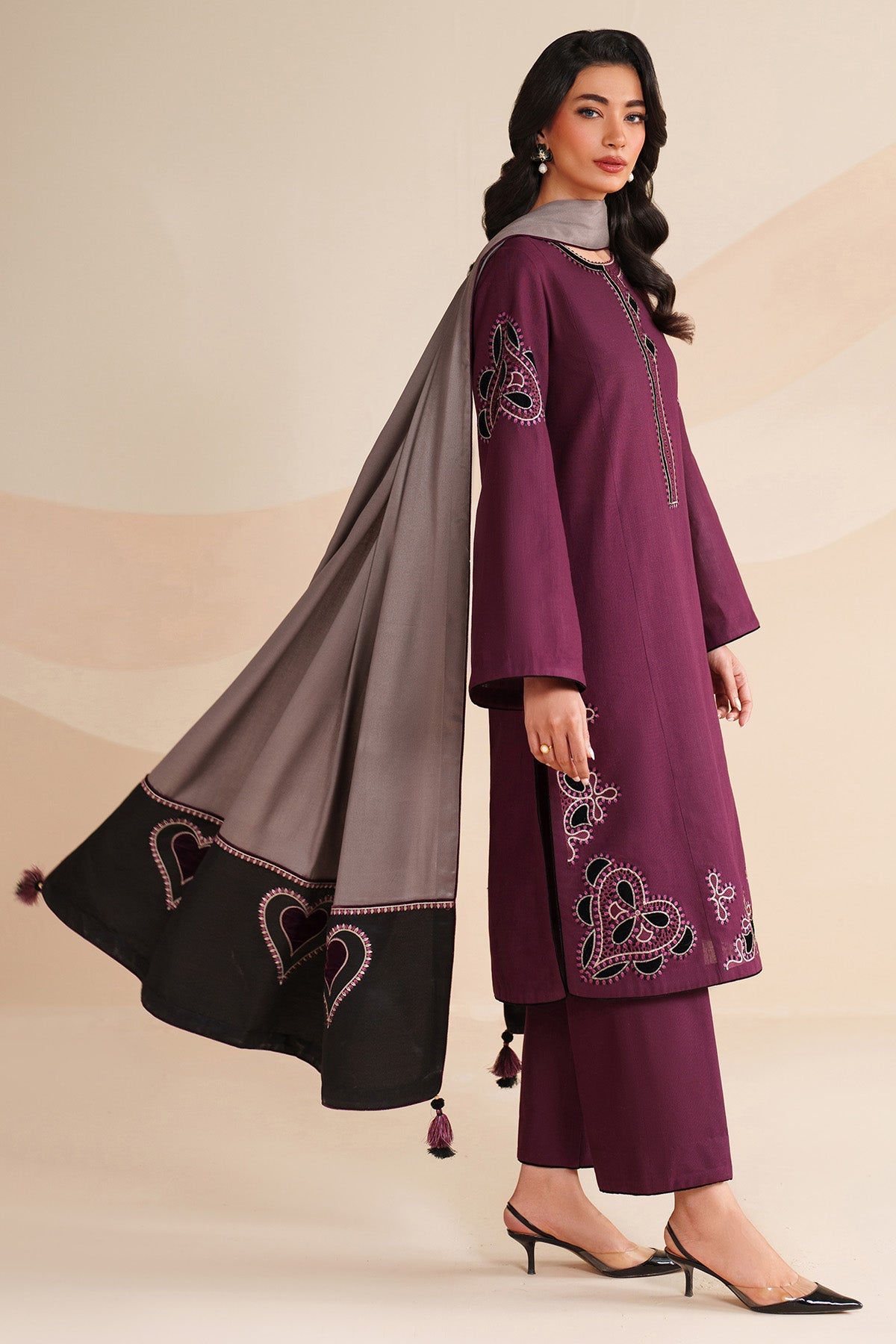 EMBROIDERED KHADDAR UW-0218