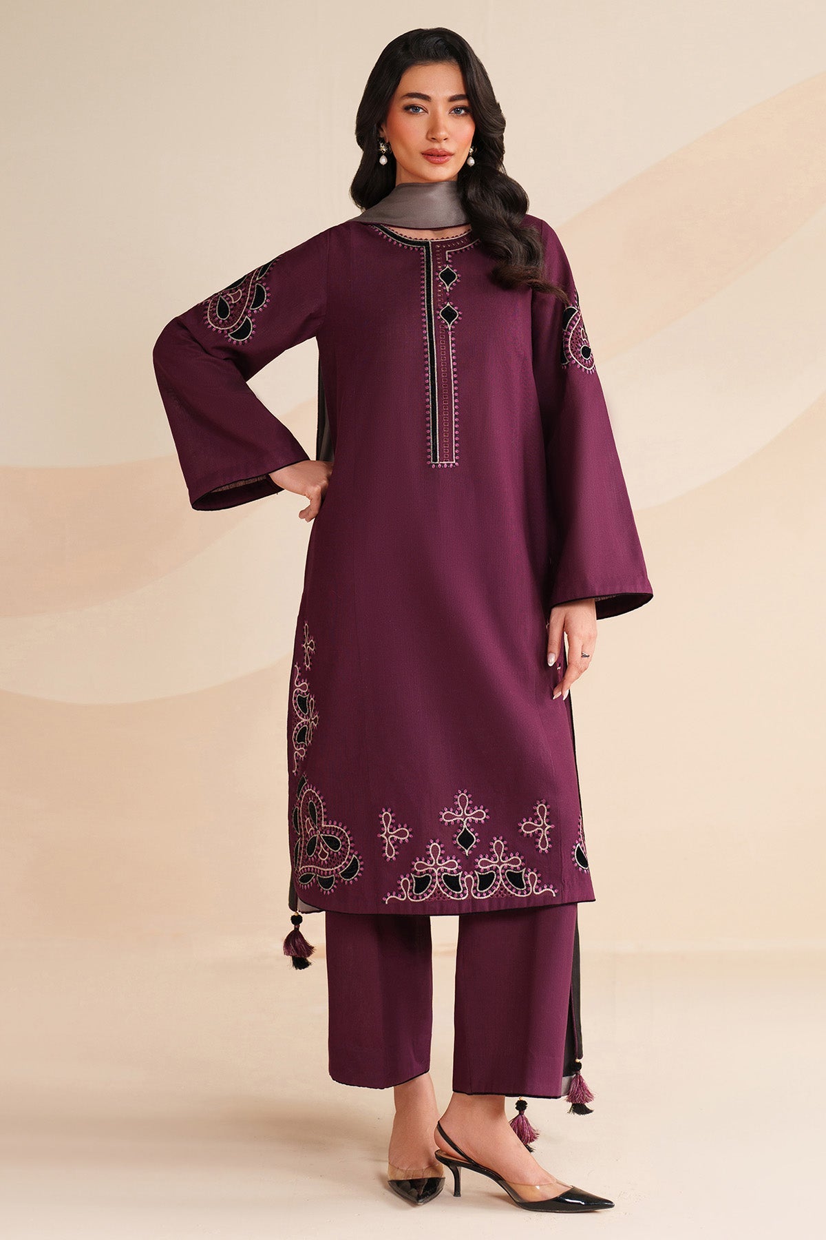 EMBROIDERED KHADDAR UW-0218