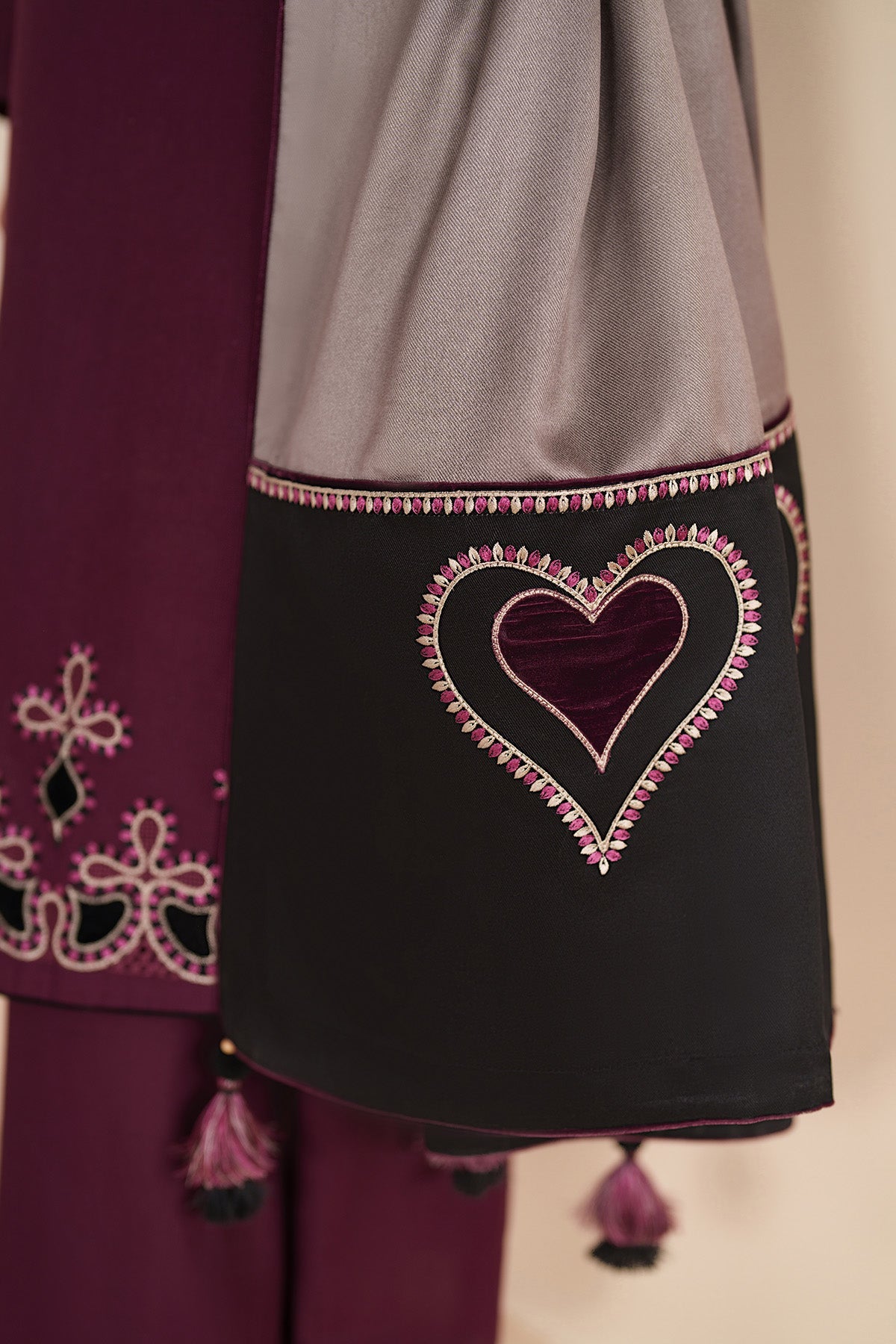 EMBROIDERED KHADDAR UW-0218