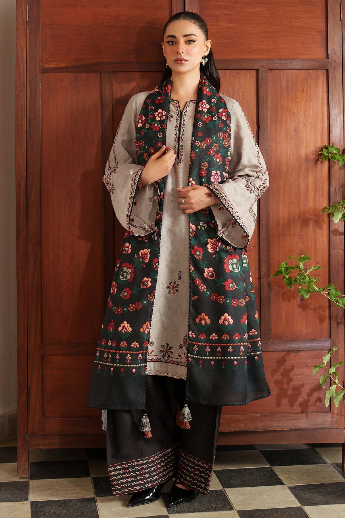 EMBROIDERED JACQUARD KHADDAR UW-0144