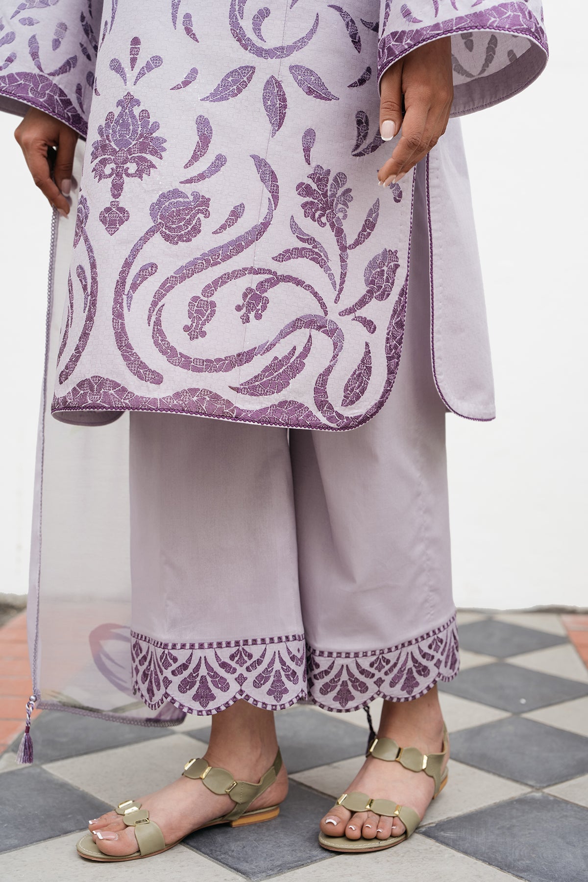 EMBROIDERED DOBBY LAWN USE-9186