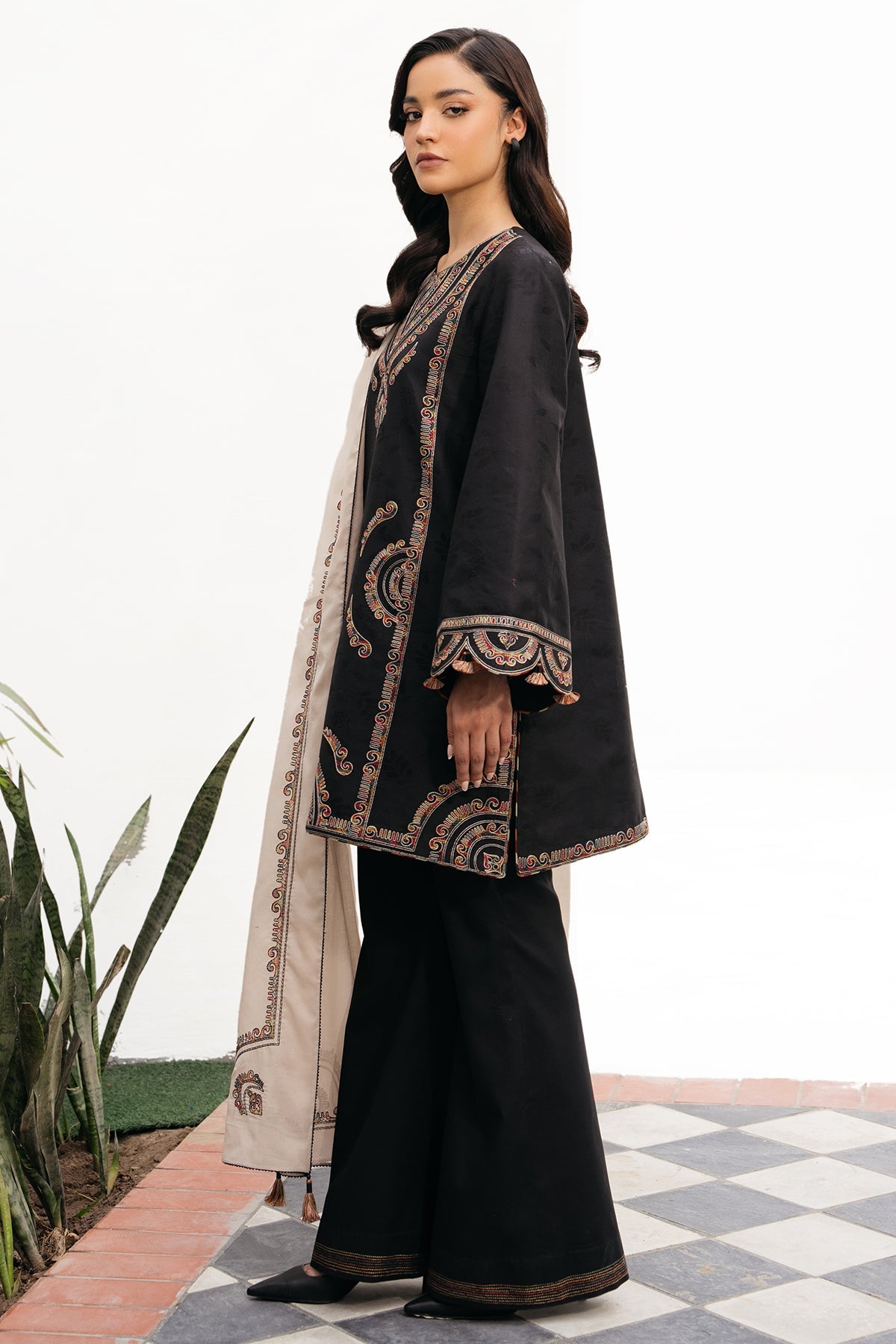 EMBROIDERED JACQUARD LAWN USE-9184